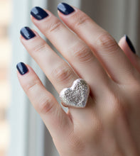 Load image into Gallery viewer, Luna Heart