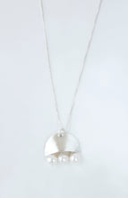 Load image into Gallery viewer, Curved half moon pearl necklace