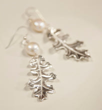 Load image into Gallery viewer, Autumn leaf earrings