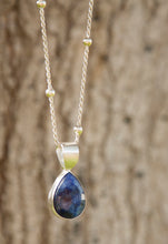 Load image into Gallery viewer, Tear Sapphire necklace