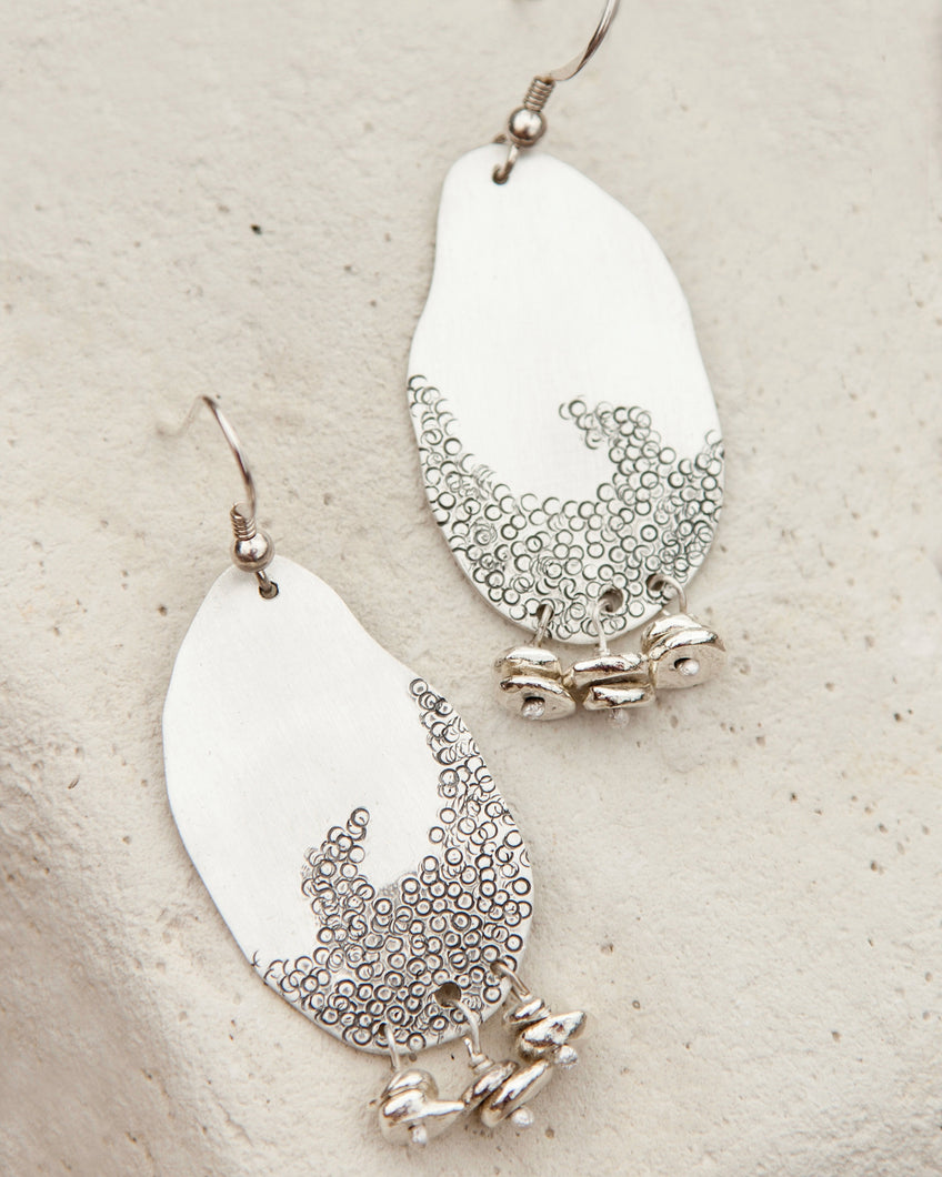 Irregular oval dangle earrings