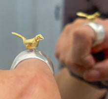Load image into Gallery viewer, Golden bird ring