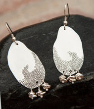 Load image into Gallery viewer, Irregular oval dangle earrings