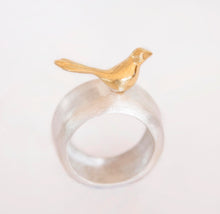 Load image into Gallery viewer, Golden bird ring