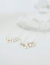 Load image into Gallery viewer, Slim oval multi pearls earrings
