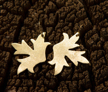 Load image into Gallery viewer, Medium Sepal earrings